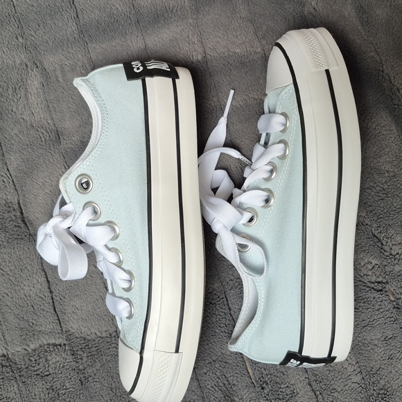 Converse CTAS Lift Platform Sketch Low Top in Winter Slay Size 8.5, New W Tags - Picture 12 of 17